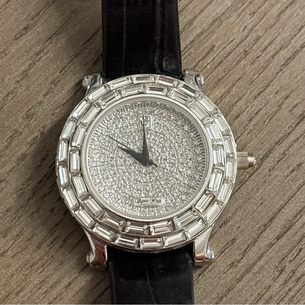Victoria Wieck Beverly Hills Watch Womens Crystals Leather Band New Battery - Picture 3 of 6